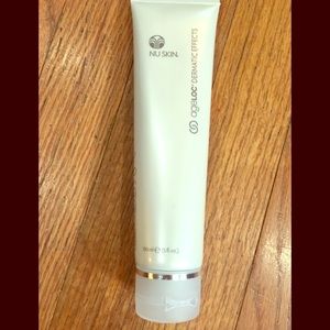 Dermatic Effects by Nuskin